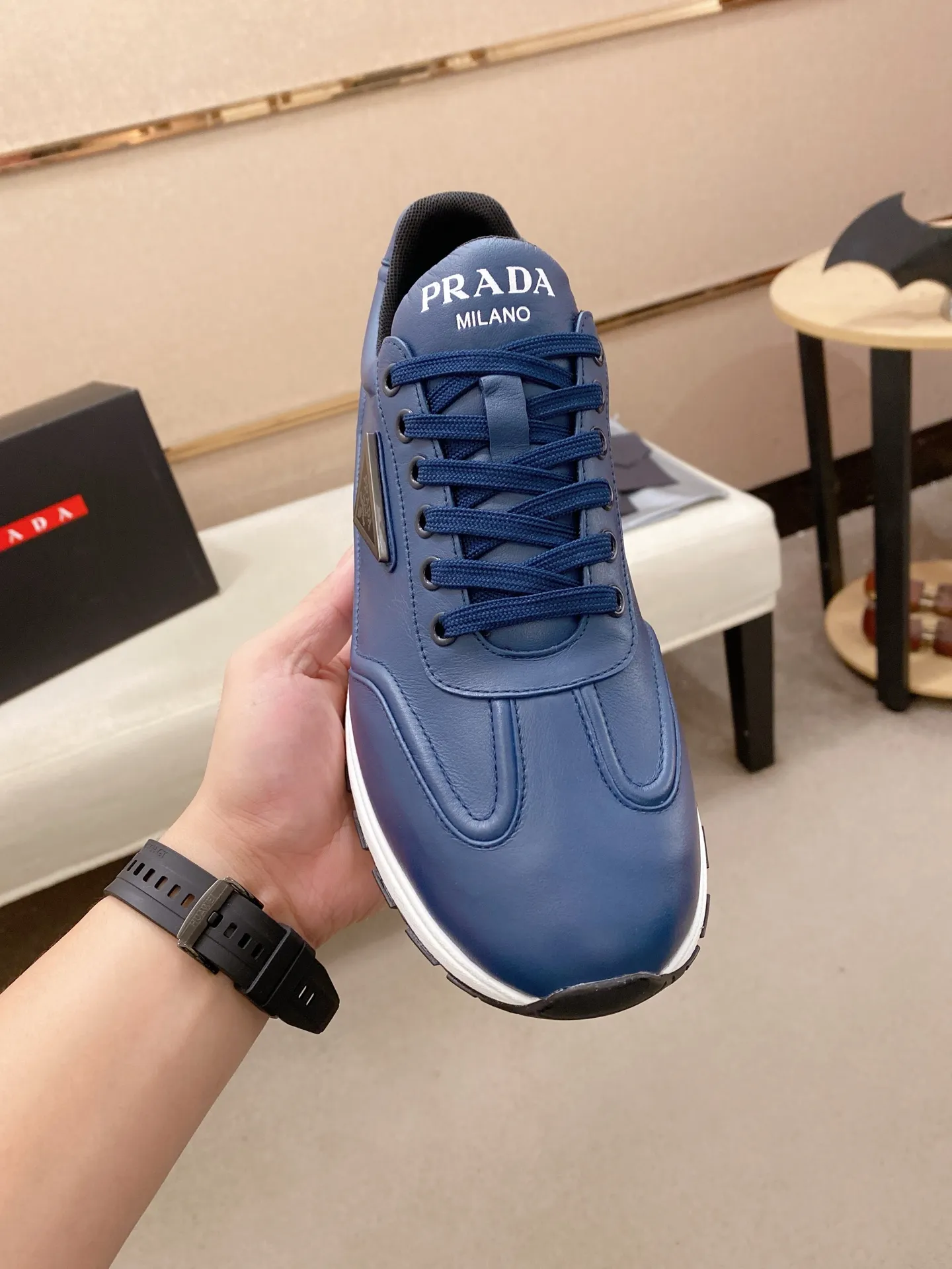 Factory price 600💰 ✔️✔️✔️High version High-quality new PRADA counters are on the market at the same time. The new men's shoes and 😘fabrics are selected from first-layer cowhide and are made by pure handicrafts. Lining: Full cowhide lining. 👍🏿 High-end ☄️ air-cushion molded anti-slip rubber outsole, exquisite lines, simple and elegant, comfortable and high-end for leisure travel. Code number: 38 to 45